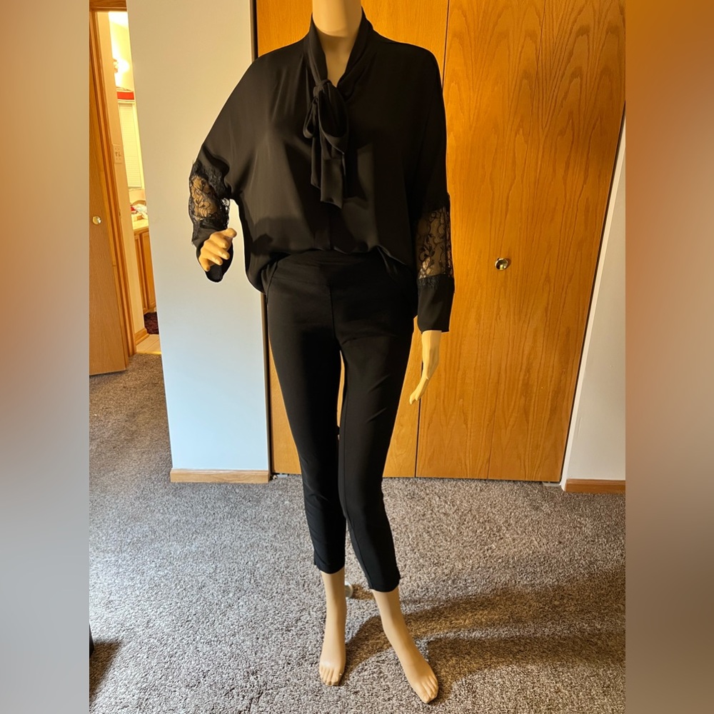 Express Blouse - Picture 2 of 3